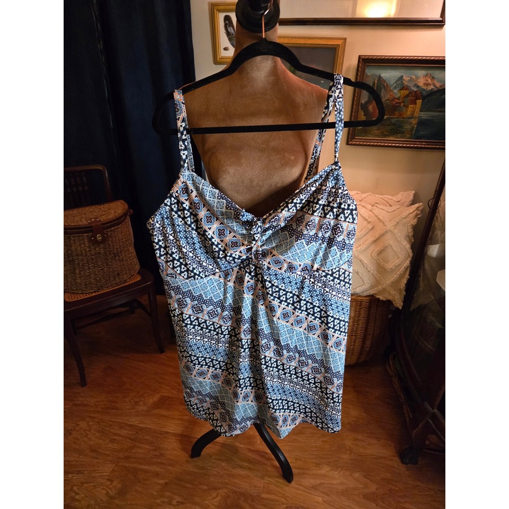 Blue Geometric Floral Tile Print Twist Front Tankini Swim Top Adjustable Straps